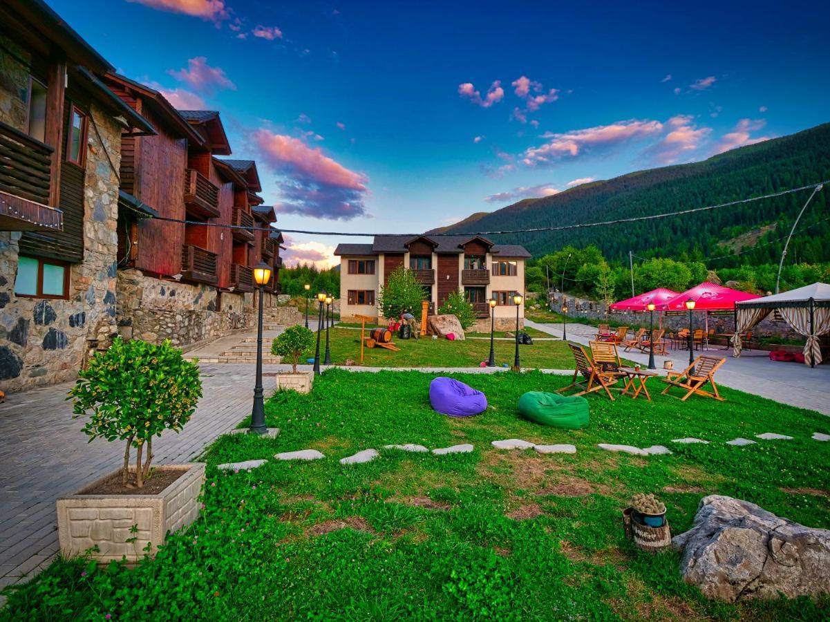 Hotel Banguriani Mestia Esterno foto
